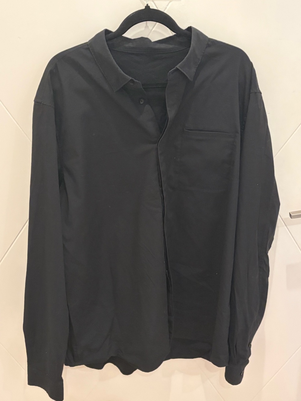 Men’s black lululemon button down shirt with pocket